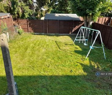 3 bedroom semi-detached house to rent - Photo 4