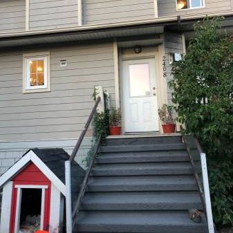 3 bedroom and 3 bath 5 minutes from downtown!! - Photo 3