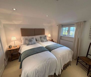 BILLS INCLUDED A charming fully furnished country cottage in the he... - Photo 4