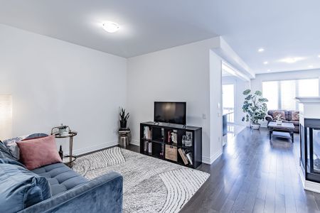 For Lease - 50 Drizzel Crescent Unit# Upper Level, Richmond Hill, Ontario - Photo 2