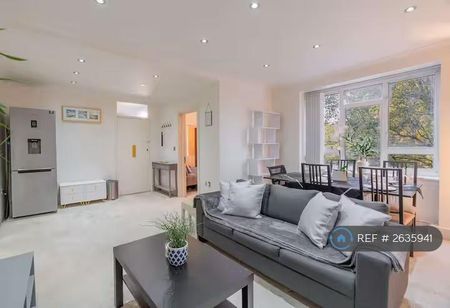 3 bedroom flat to rent - Photo 3