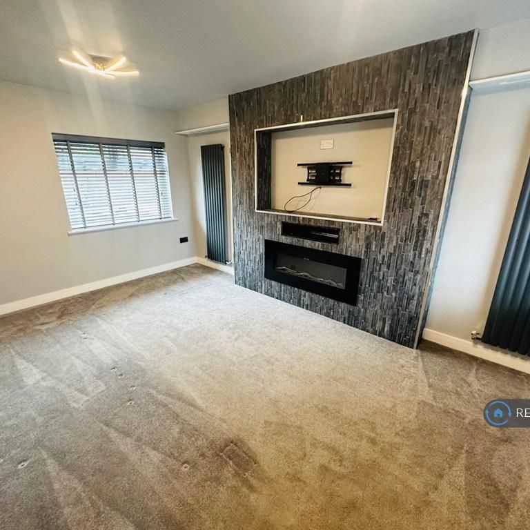 2 bedroom semi-detached house to rent - Photo 1