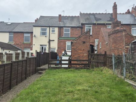 Victoria Road, Quarry Bank, Brierley Hill, DY5 - Photo 4