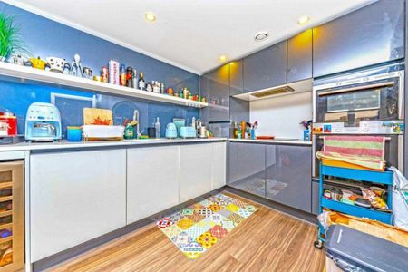 Loxford Gardens, Islington, N5 - Photo 4