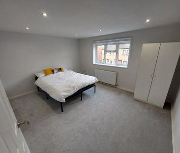 3 bedroom detached house to rent - Photo 3