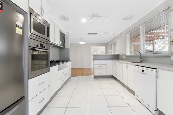 11 Burlington Crescent, Wantirna - Photo 1