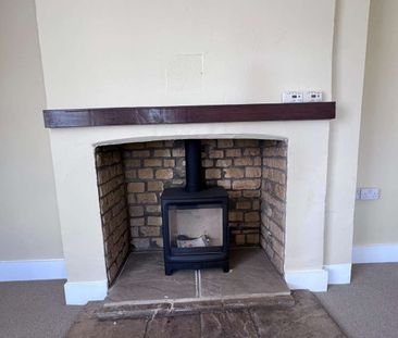A beautifully refurbished three-bedroom cottage offering well-prese... - Photo 2