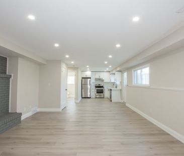 Spacious 2 Bed 2 Bath Lower Unit in Welland!! - Photo 6