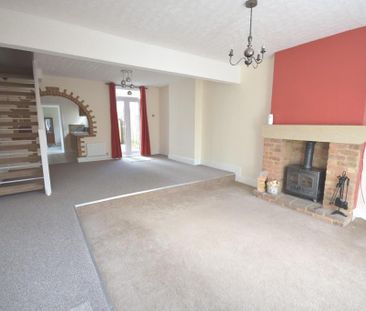 3 bedroom semi-detached house to rent - Photo 2