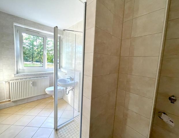 Modernisierte 2,5-Raum-Wohnung mit komplett verändertem Grundriss! - Foto 1