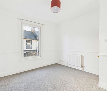 3 bedroom flat to rent - Photo 4