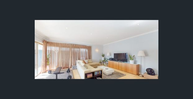 COSY PROPERTY with EASY ACCESS to all AMENITIES! Rossmoyne Senior High School Zone! - Photo 1