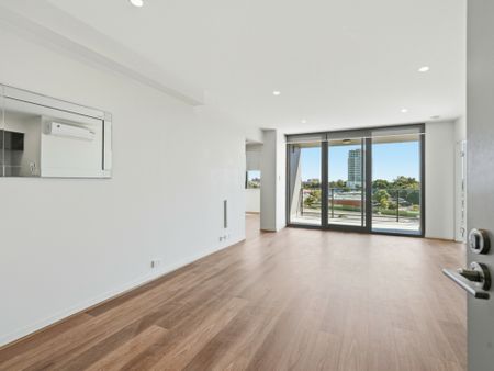 Luxurious Living and Lifestyle Location! - Photo 4