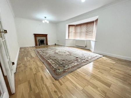 4 bedroom detached house to rent - Photo 3