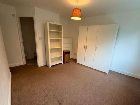 4 bedroom semi-detached house to rent - Photo 3