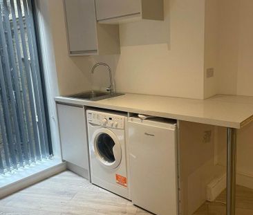 Studio to rent - Photo 2