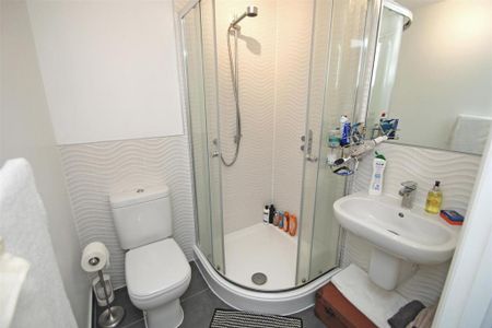 2 bedroom apartment to rent - Photo 5