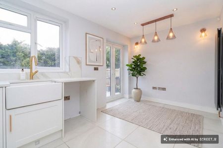 3 bedroom semi-detached house to rent - Photo 3