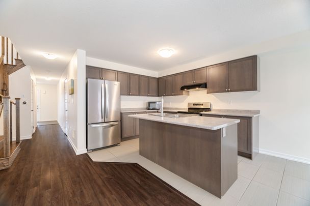 For Lease - 12 Pagebrook Crescent, Hamilton, Ontario - Photo 1