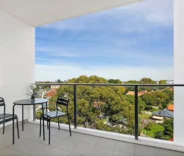 Modern 1 Bedroom Apartment with Private Balcony - Photo 4