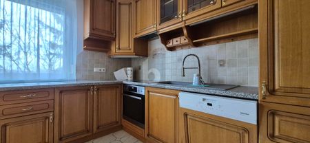 GEPFLEGT IM 2. OBERGESCHOSS MIT ZWEI BALKONEN, GARAGE UND EIGENEM GARTEN - Photo 4