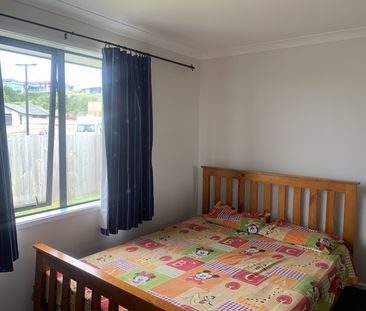 Modern Family Living In The Paradise Peninsula - Omokoroa - Photo 4