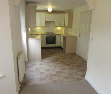 3 bedroom semi-detached house to rent - Photo 4