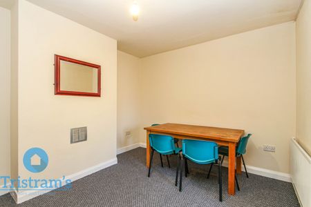 4 bed Semi-Detached House for Rent - Photo 2