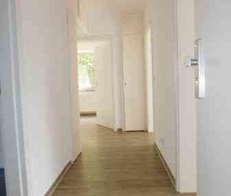 Schöne 3-Zimmerwohnung im EG mit Vinylboden zentral gelegen...! - Photo 1