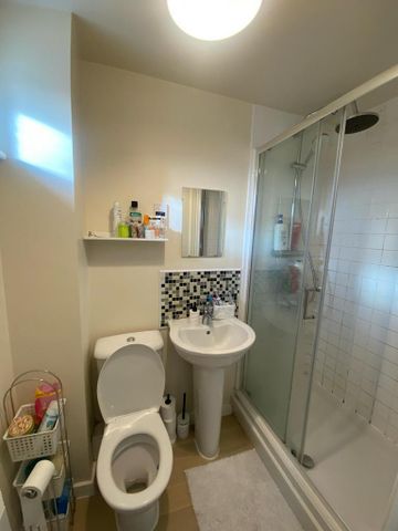 2 bedroom apartment to rent - Photo 5