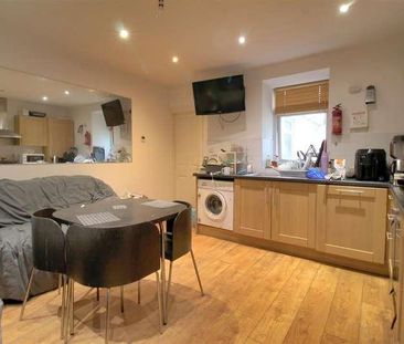 In Station Road, Sourth Gosforth, NE3 - Photo 3