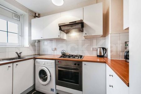 Bright and airy top floor apartment - Photo 4