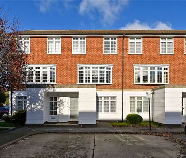 A completely refurbished and high-specification two double bedroom ... - Photo 3