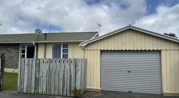 Otaki Town - Right in the heart - Photo 1