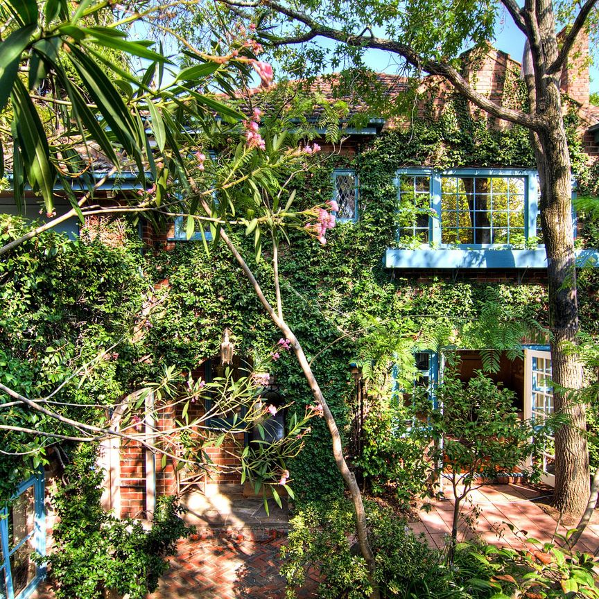 Leafy Private Sanctuary in the Heart of Toorak (6-month lease) - Photo 1