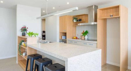 Stylish, spacious, and superbly located - Photo 3