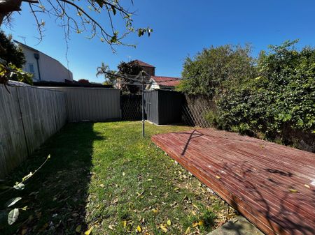 THREE BEDROOM KINGSFORD SEMI - Photo 4