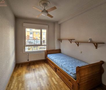 Piso de alquiler en Calle Convento, Casco Antiguo - Photo 1