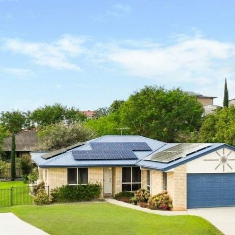 Spacious family home with Solar! - Photo 2