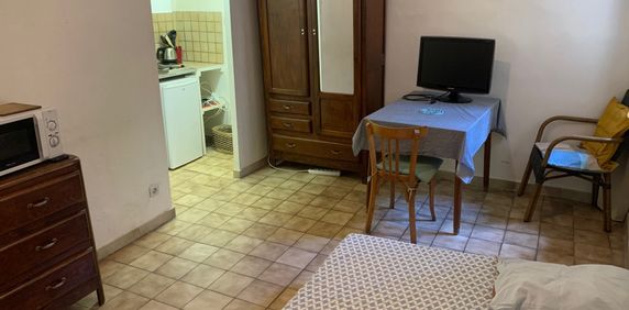 Studio - Aix-En-Provence (13100) - 17.92 m² - - Photo 2