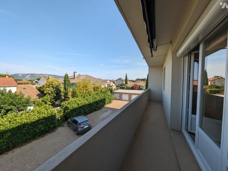 A LOUER - appartement T3, de 79.67 m² avec balcon + garage - Photo 3