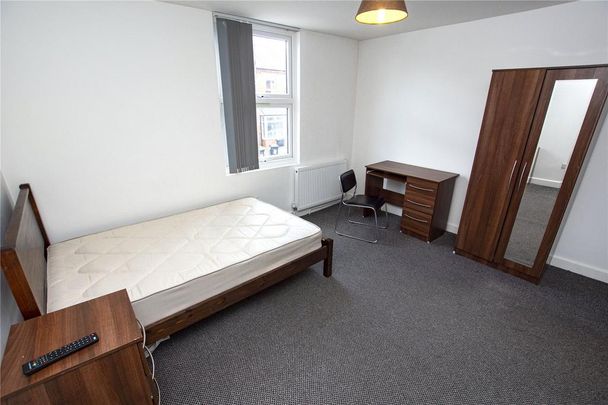 6 bedroom house to rent - Photo 1