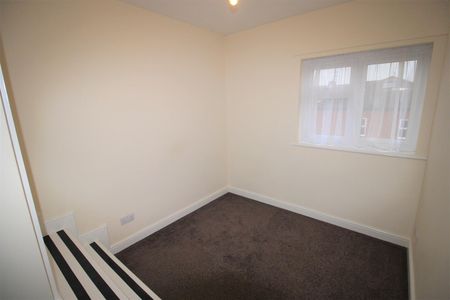 Bromsgrove Road, Redditch - Photo 2