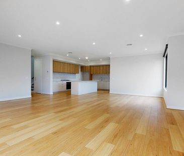 28 Thornton St, Bentleigh East VIC 3165 - Townhouse For Rent | Domain - Photo 1