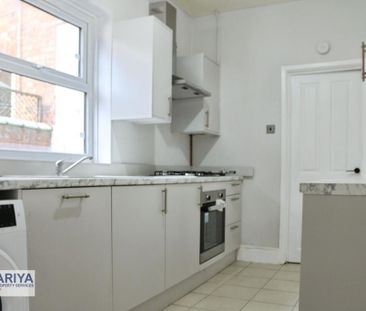 3 bedroom terraced house to rent - Photo 2
