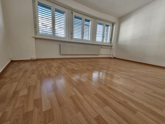 Spacieux appartement de 4 pièces au 5ème étage à La Chaux-de-Fonds - Foto 1