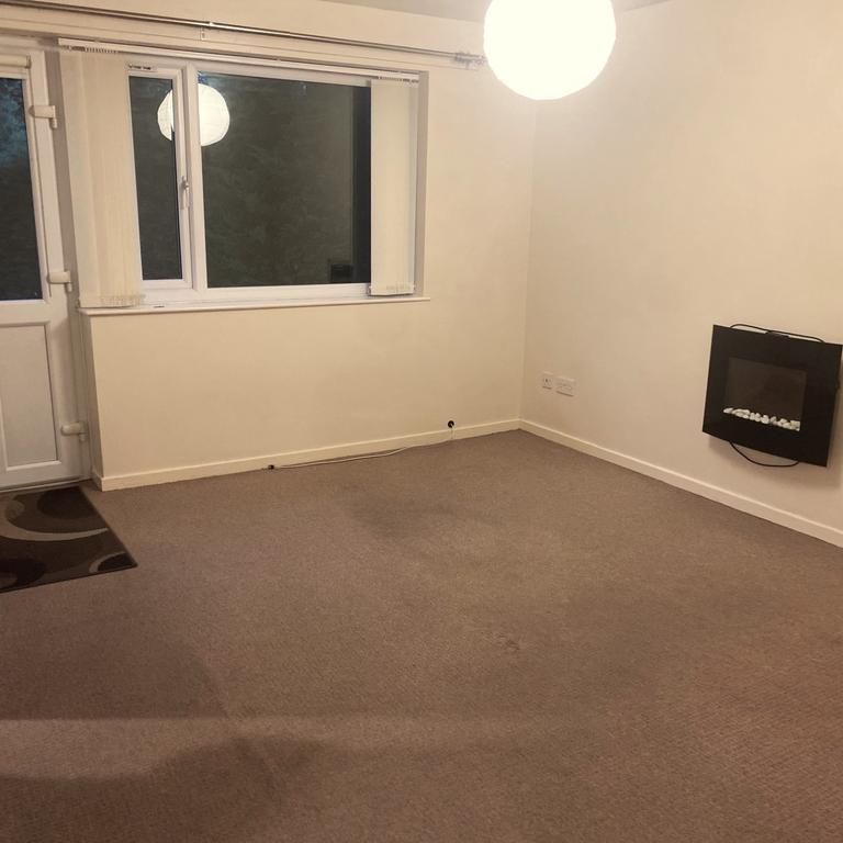 2 bedroom semi-detached bungalow to rent - Photo 1