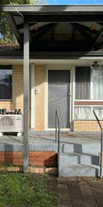 SECURE LIVING, AFFORDABLE LIVING, COSY HOME! - Photo 3