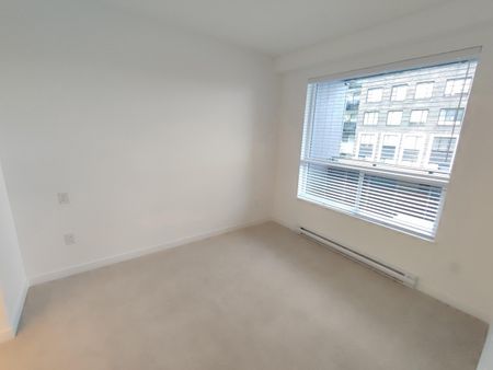 Brand New Spacious Three Bedroom in Fleetwood Village - Photo 5