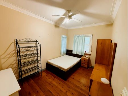 3 bed 1 bath - Photo 4